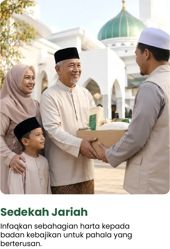 Keluarga menyerahkan sumbangan di masjid